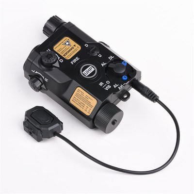 PEQ-1d5绿镭射红外线激光指示器爆闪手电可调鼠尾玩具多功能战术