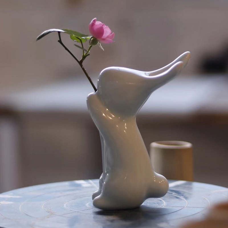小兔一枝花花器吴安然设计师新中式轻奢雕塑造型S花瓶送女生的礼