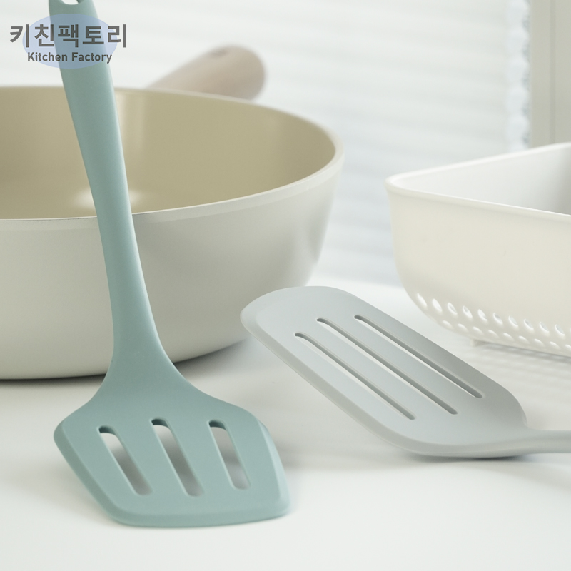 韩国铂金b硅胶锅铲煎炒铲不粘锅专用煎鸡蛋炒菜牛排平底漏铲耐高