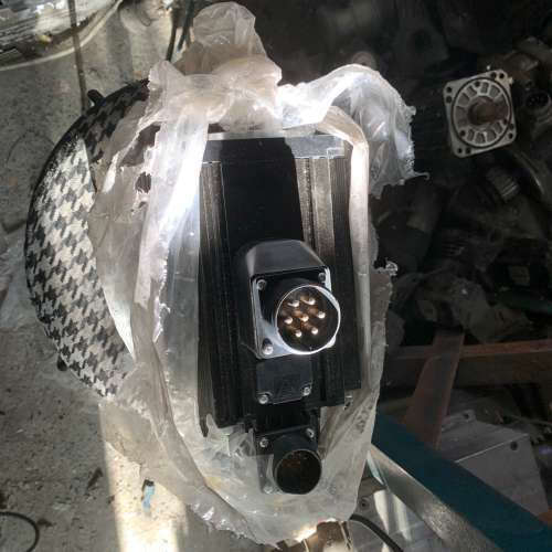 议价GYC202DC1-SA-B  库存伺服电机 GYC