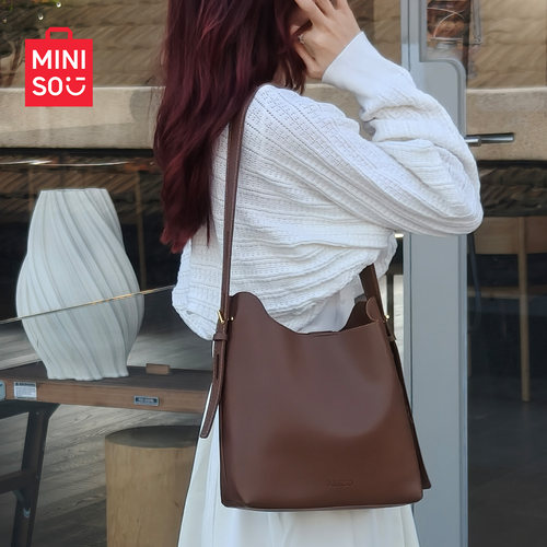 单肩斜挎包时尚通勤大容量复古