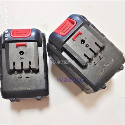 适用飞申希68V88V98V 雅马哈98TV锂电池电动打草机割草机电源 充