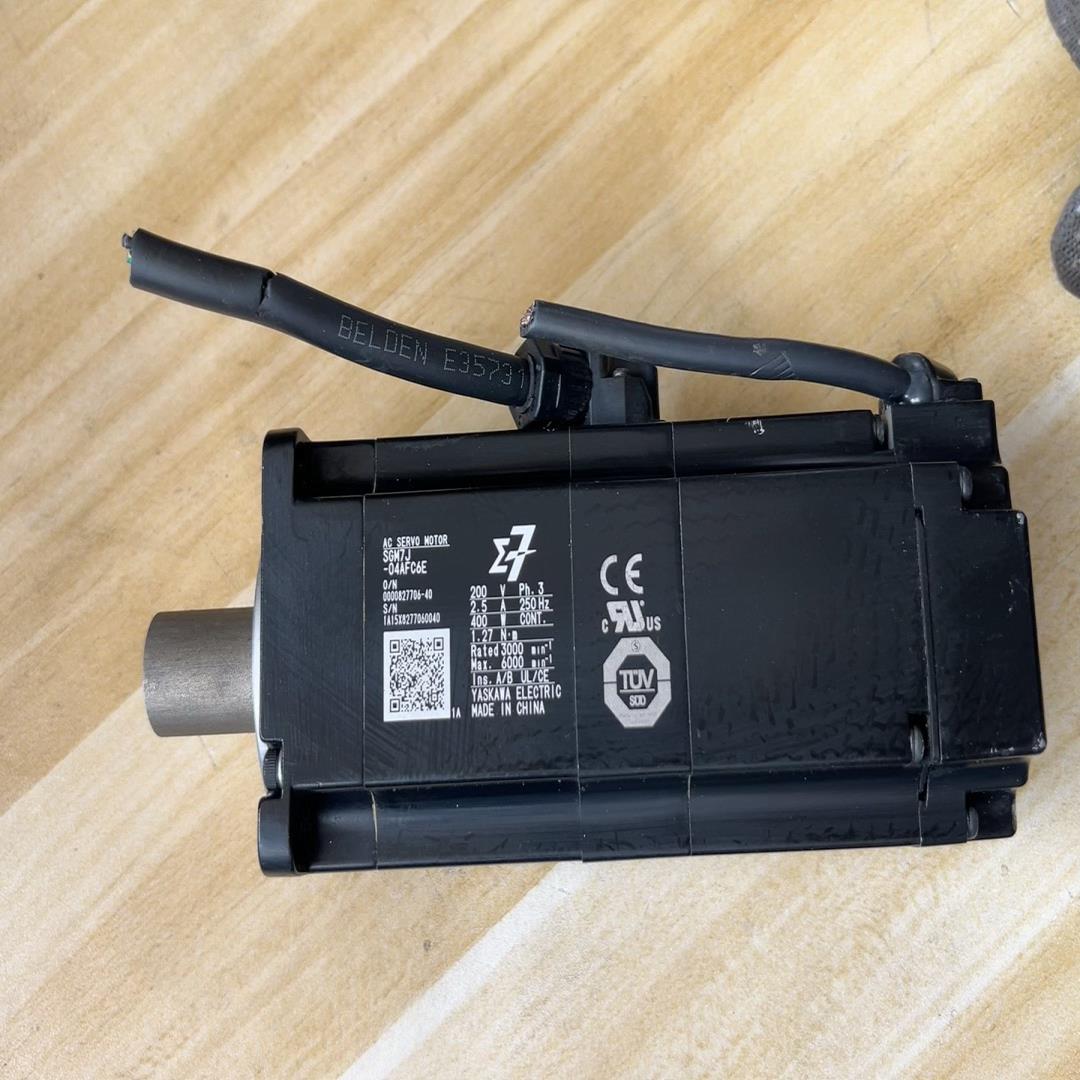 (询价)安川400W伺服驱动器SGM7J-04AFC6E，实物拍