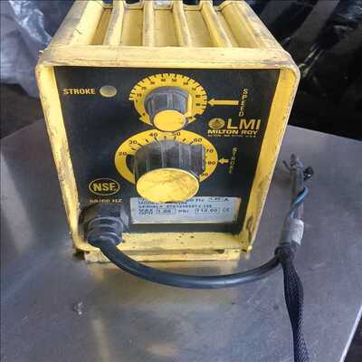 美国米顿罗LMI电磁计量泵P6294，AC110V，实物如图（耶耶电子）