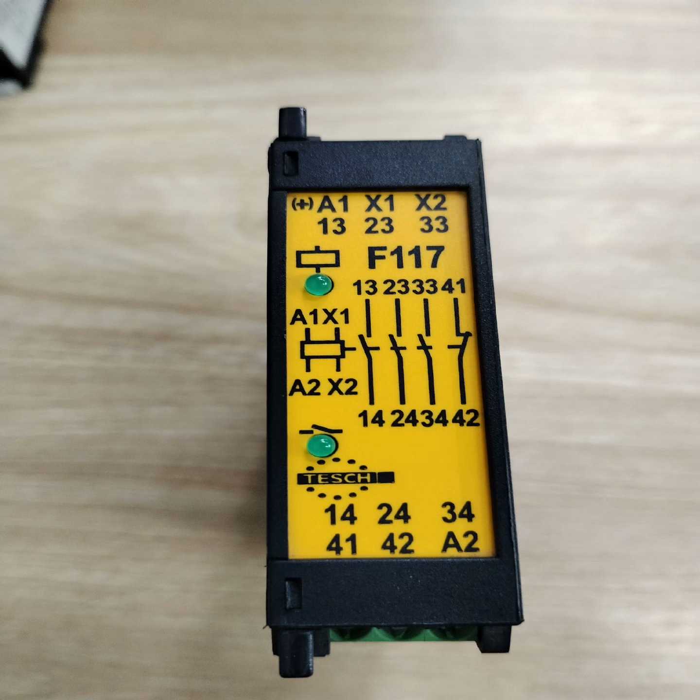 德国TESCH安全继电器F117X01 07400015(gg设备)