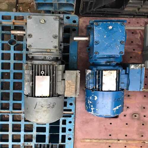 【星慕电子】两台sew S42DT71D4BM，功率0.37kw，齿轮减
