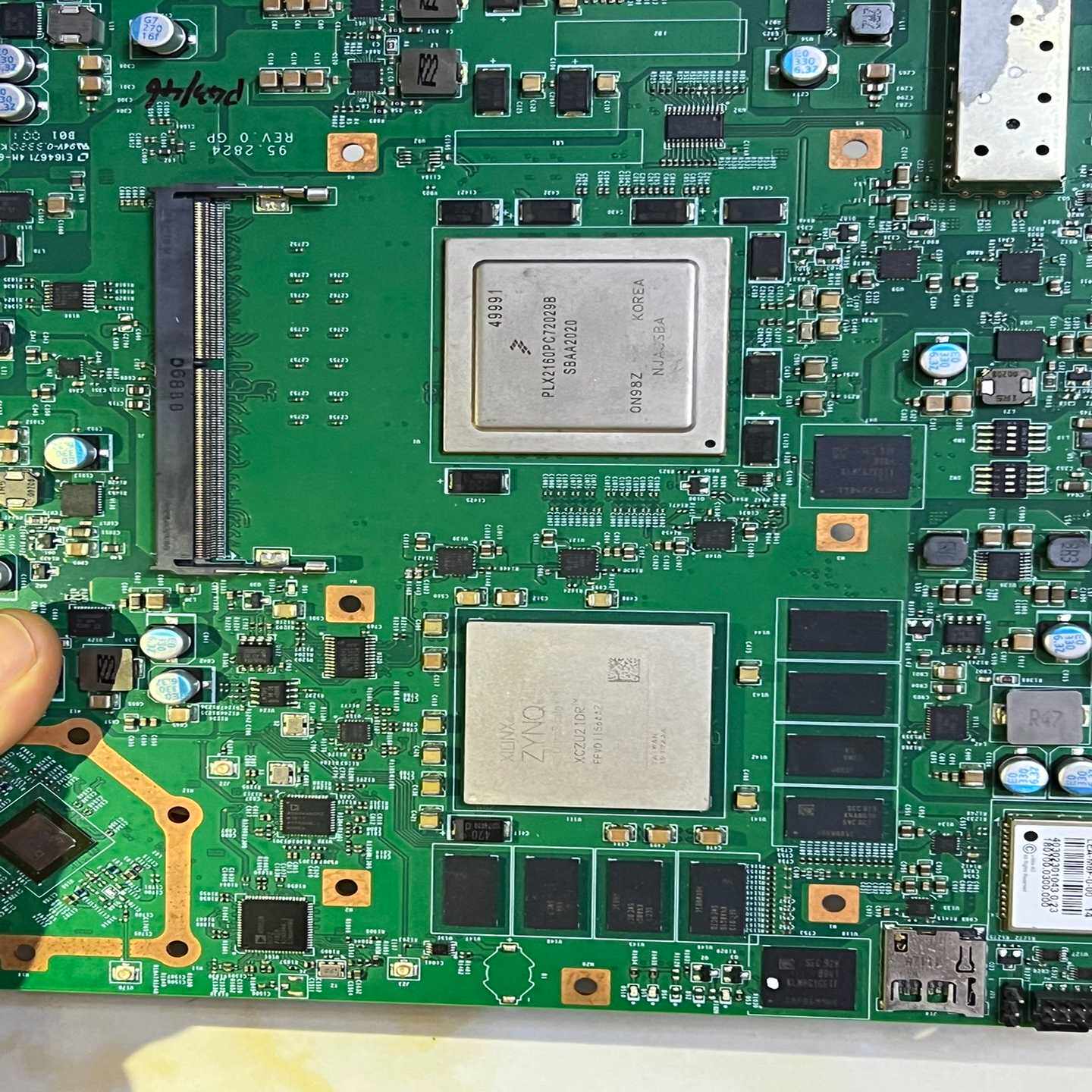 XCZU21DR+ 128+8+ PLX2160PC7202（豆豆设备）