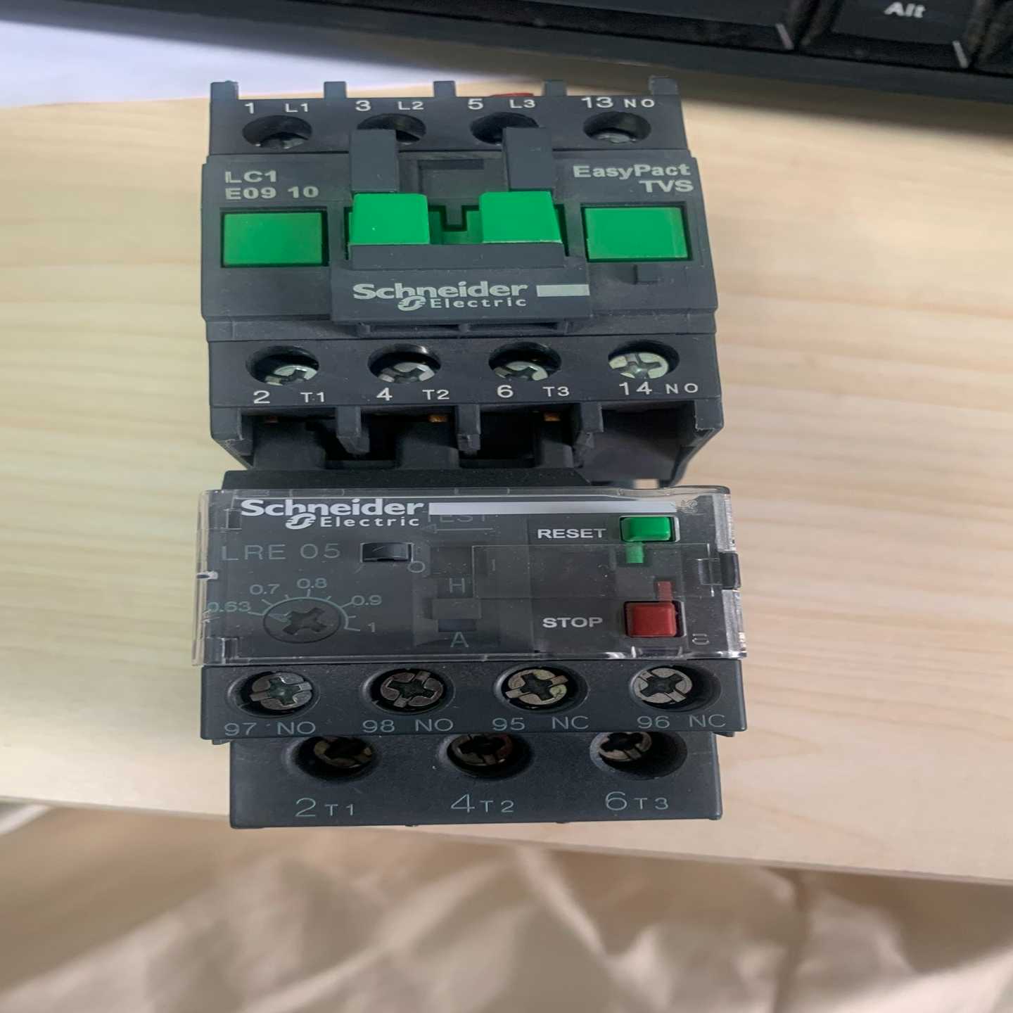 施耐德接触器LC1E09…N / LRE05N  一套，功能