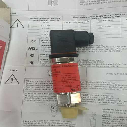 丹佛斯平嵌隔膜压力变送器丹麦产AKS 33  060G210~议价