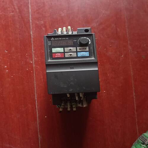 议~台达EL系列变频器1.5KW 380V供电  VFD01