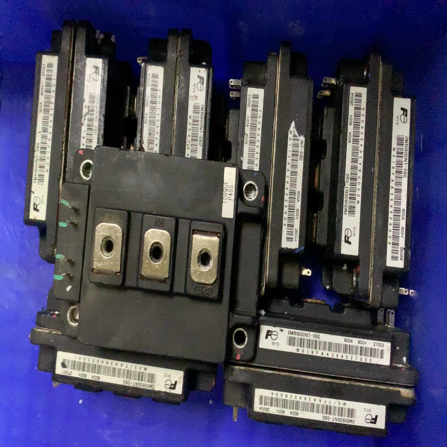 2MBI600NT-060 用联系我~询价