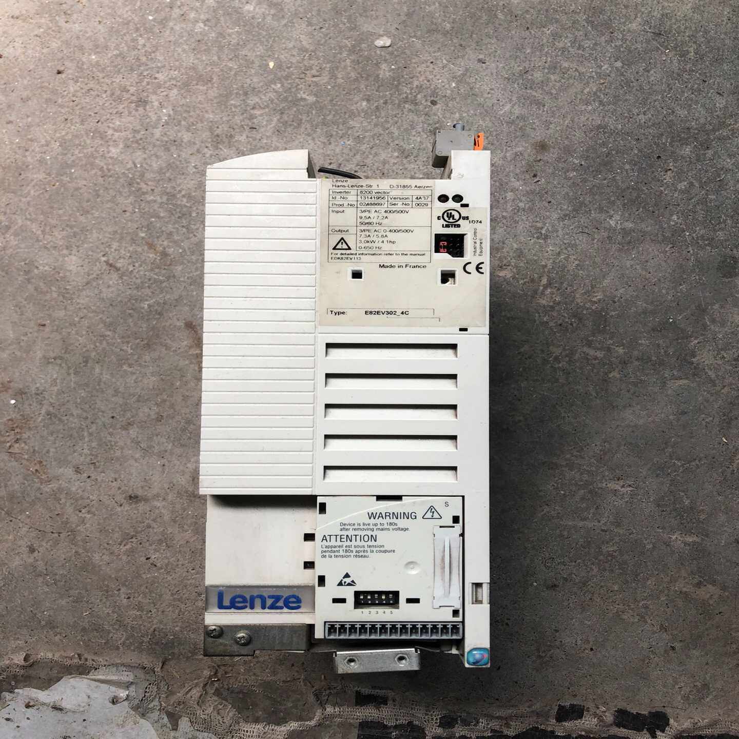 伦茨变频器E82EV302K4C，不含IO板，不闲聊（咳咳电子）