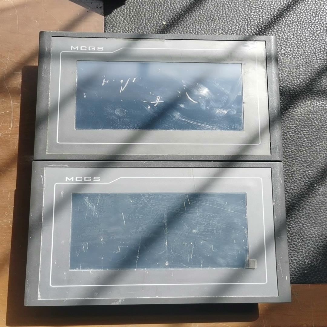 两台昆仑通泰触摸屏，型号TPC7062TD，实物图拍摄，已通~询价