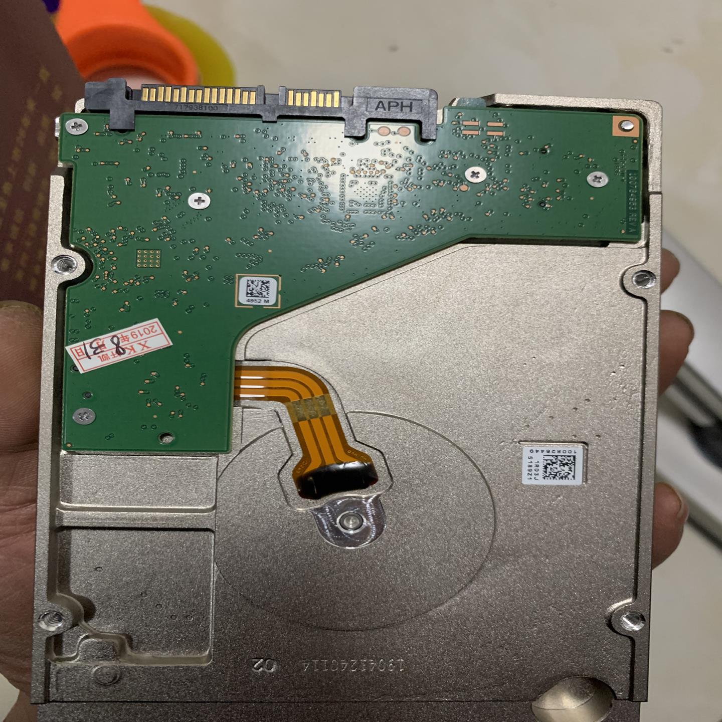 希捷 10T SATA ST10000NM0016. 有2个~询价