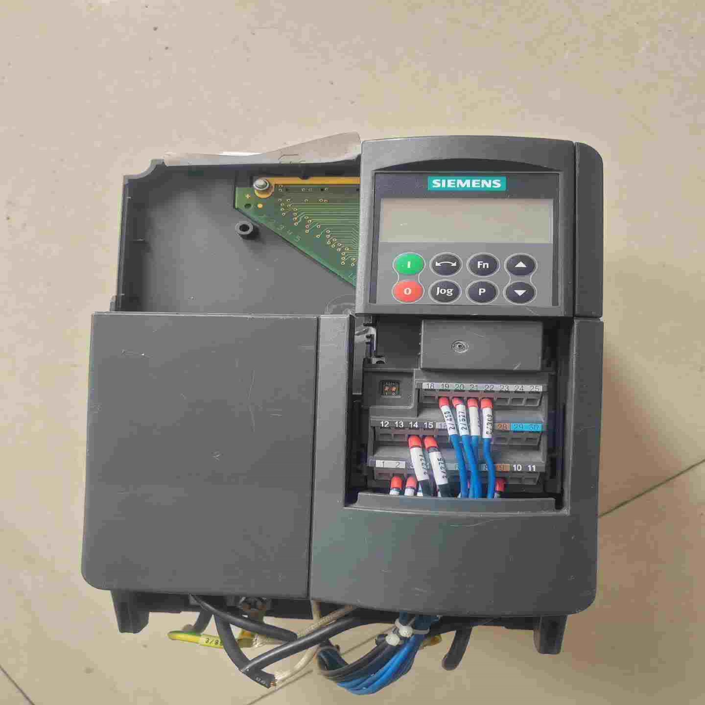 西门子6SE6440-2UD27-5CA1变频器7.5KW，--议价商品