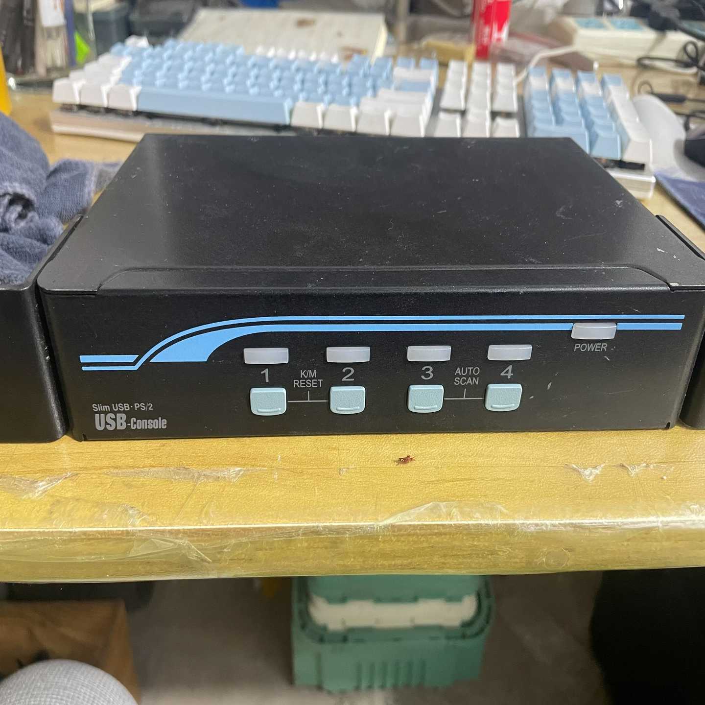 议价xtron瑞创切换器UNV-104D 矩阵式KVM切换器（豆豆设备）