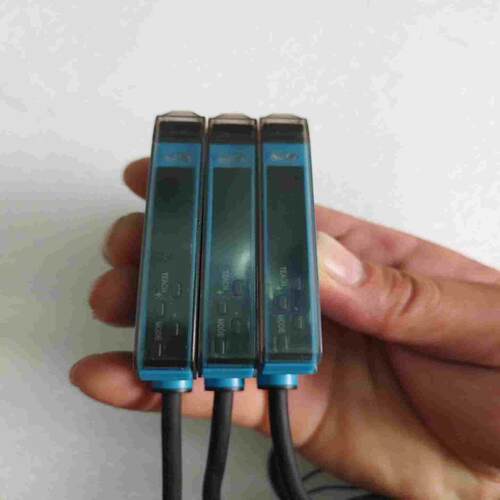 Raychon  FT-V30光纤放大器，四个，没有~询价