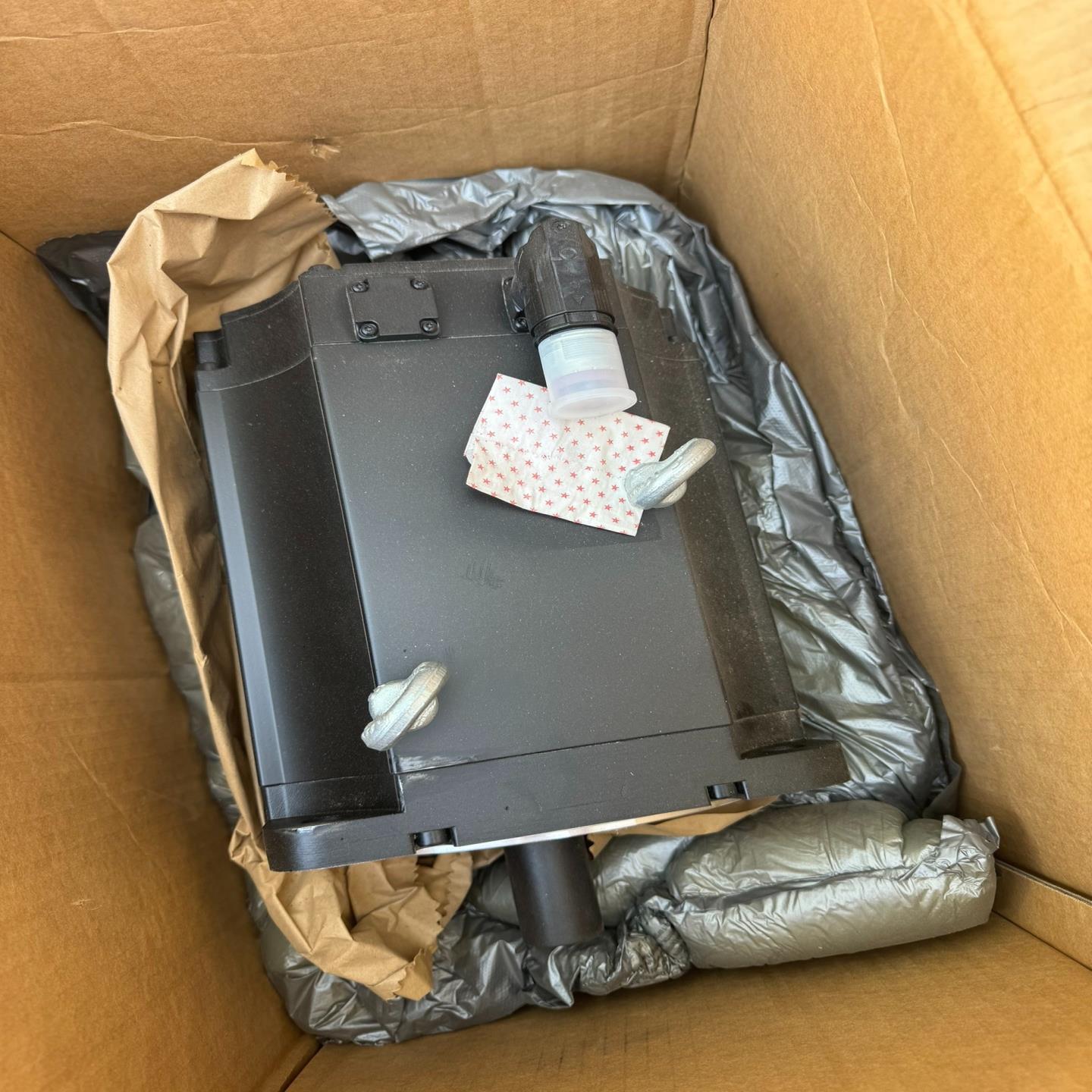 【请询价】贝加莱全新伺服电机 8LSA75DA030S000-3 工