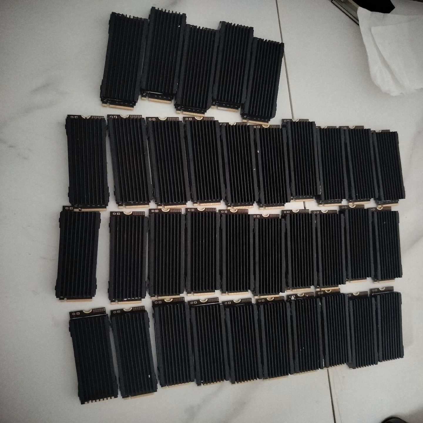 256g pc210带散热片,256g长江存储,型号为p~询价