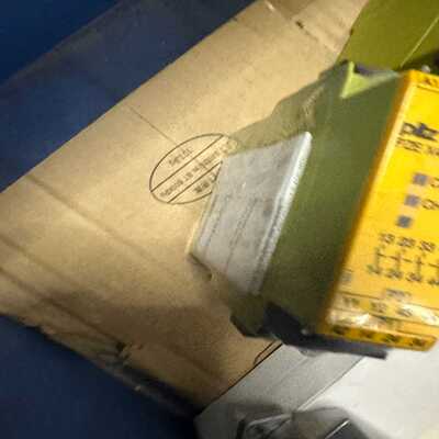 PILZ安全继电器，777585，PZE X4P 未拆封~询价