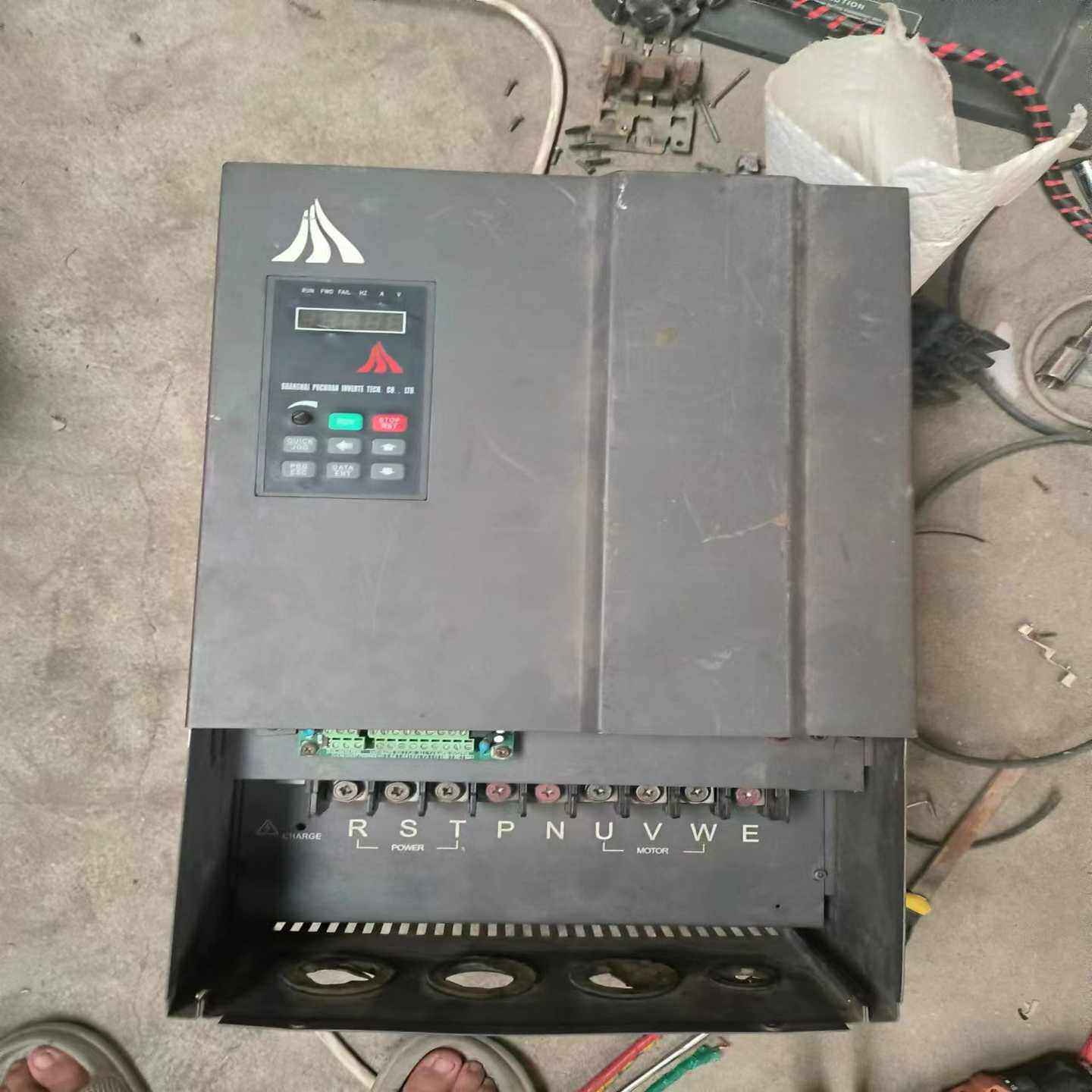 上海普川pc300系列55kw变频器一台，，成色一般，有下盖（gg设