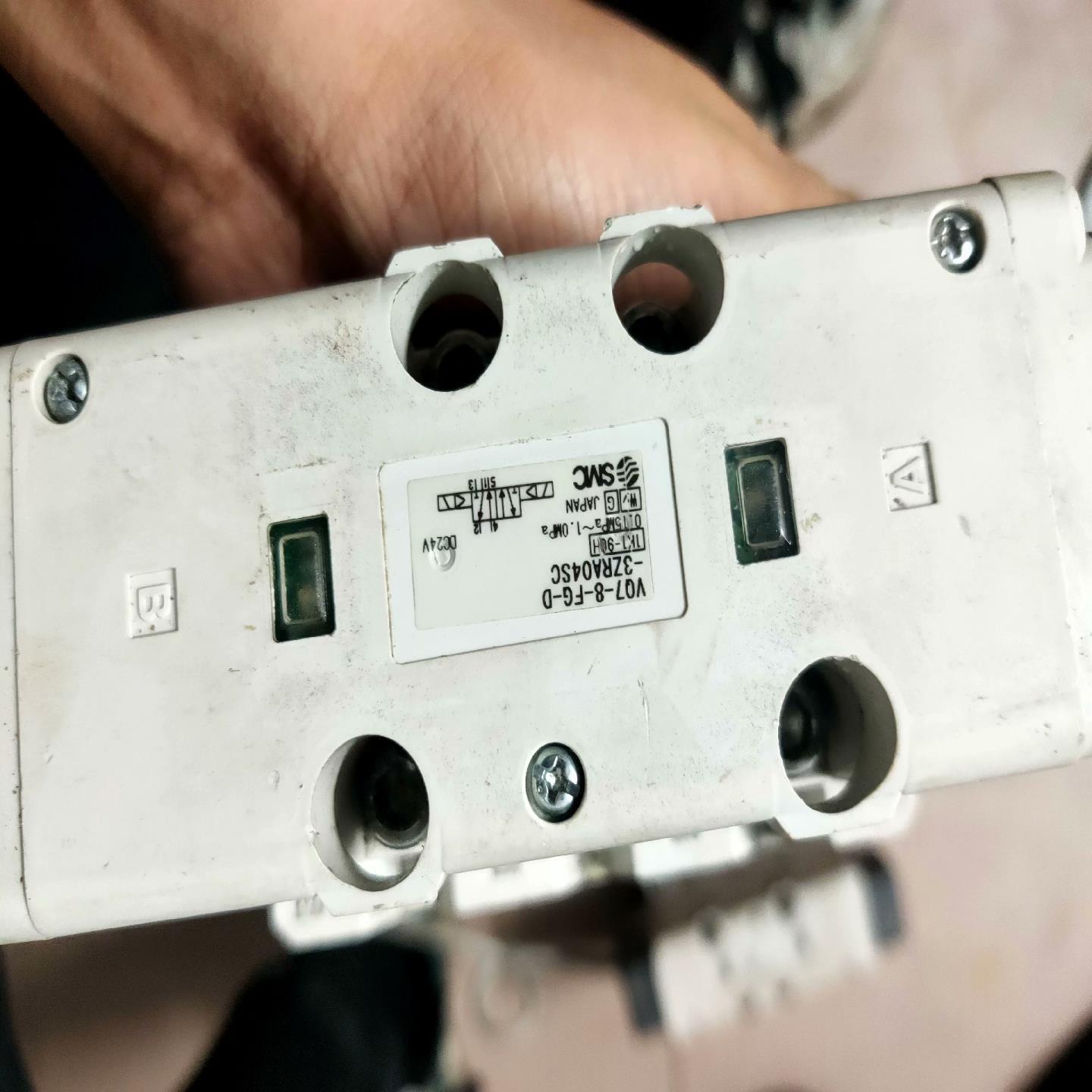 电磁阀  VQ7-8-FG-D-3ZRA04S~询价