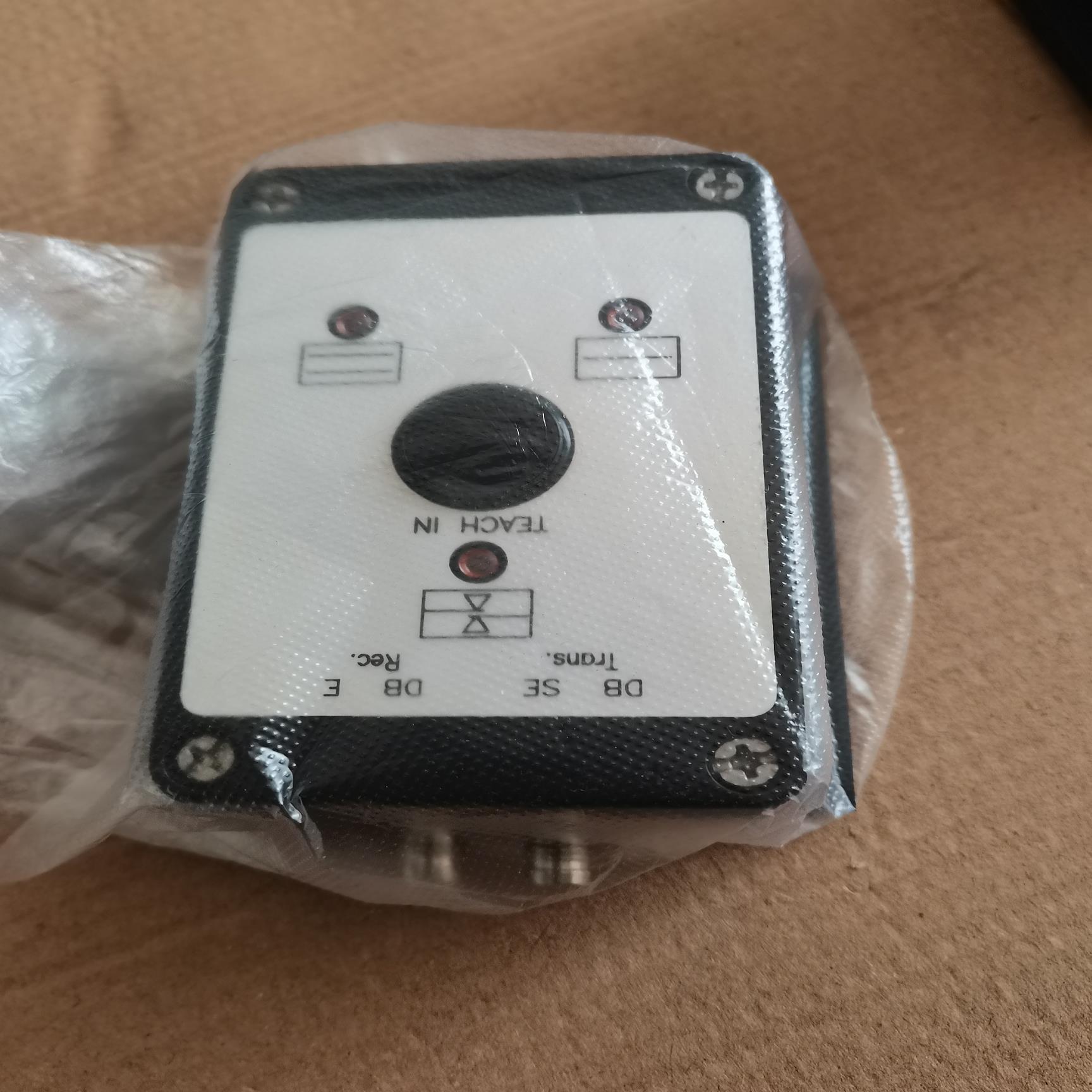 询价Leuze电子VDB112B/6P双张控制器，德国制造，成