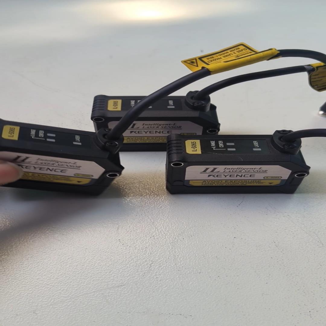 基恩士 IL-S065，位移传感器 21年份， 实物~询价