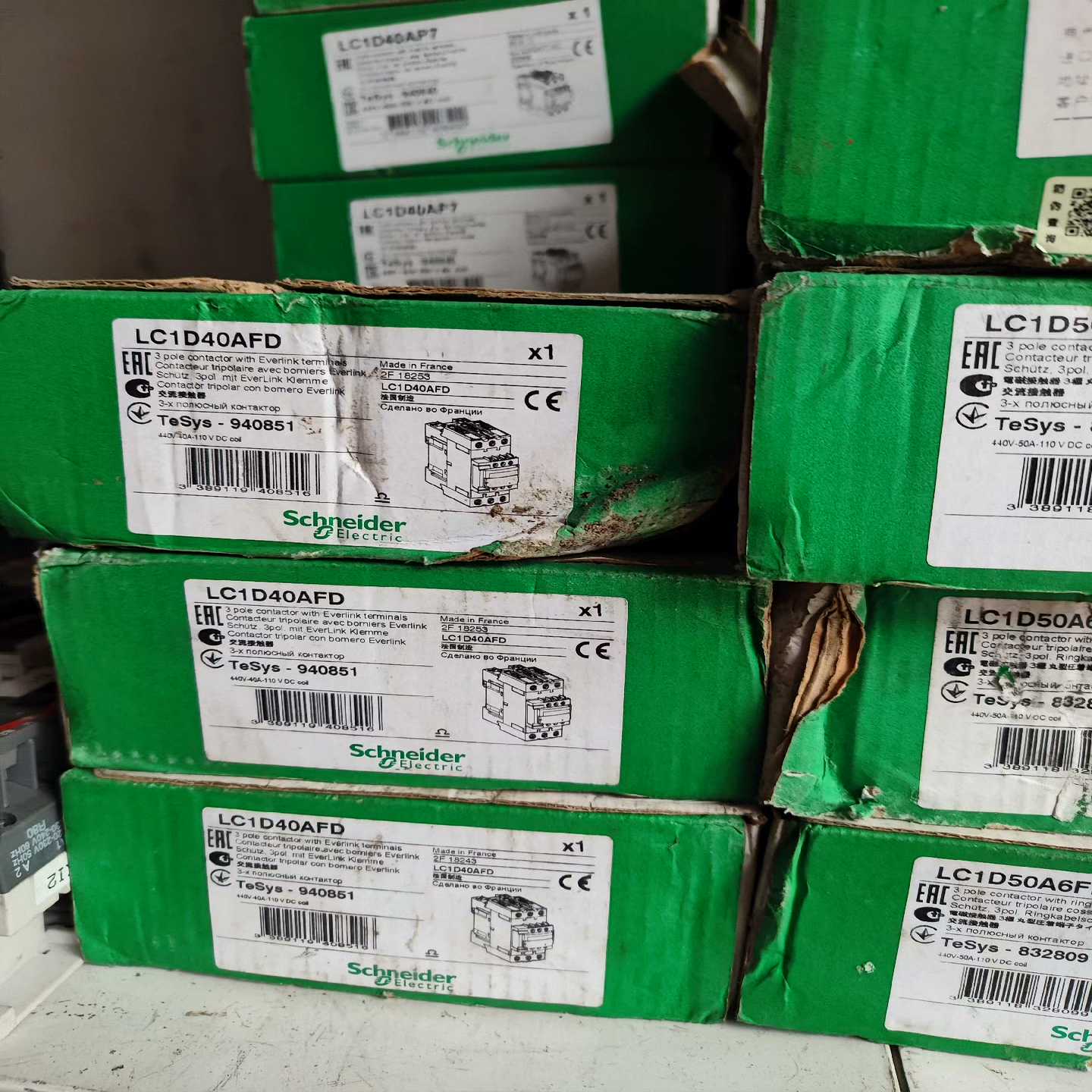 施耐德交流接触器LC1D40AFD.库存正品，控制电压110~询价