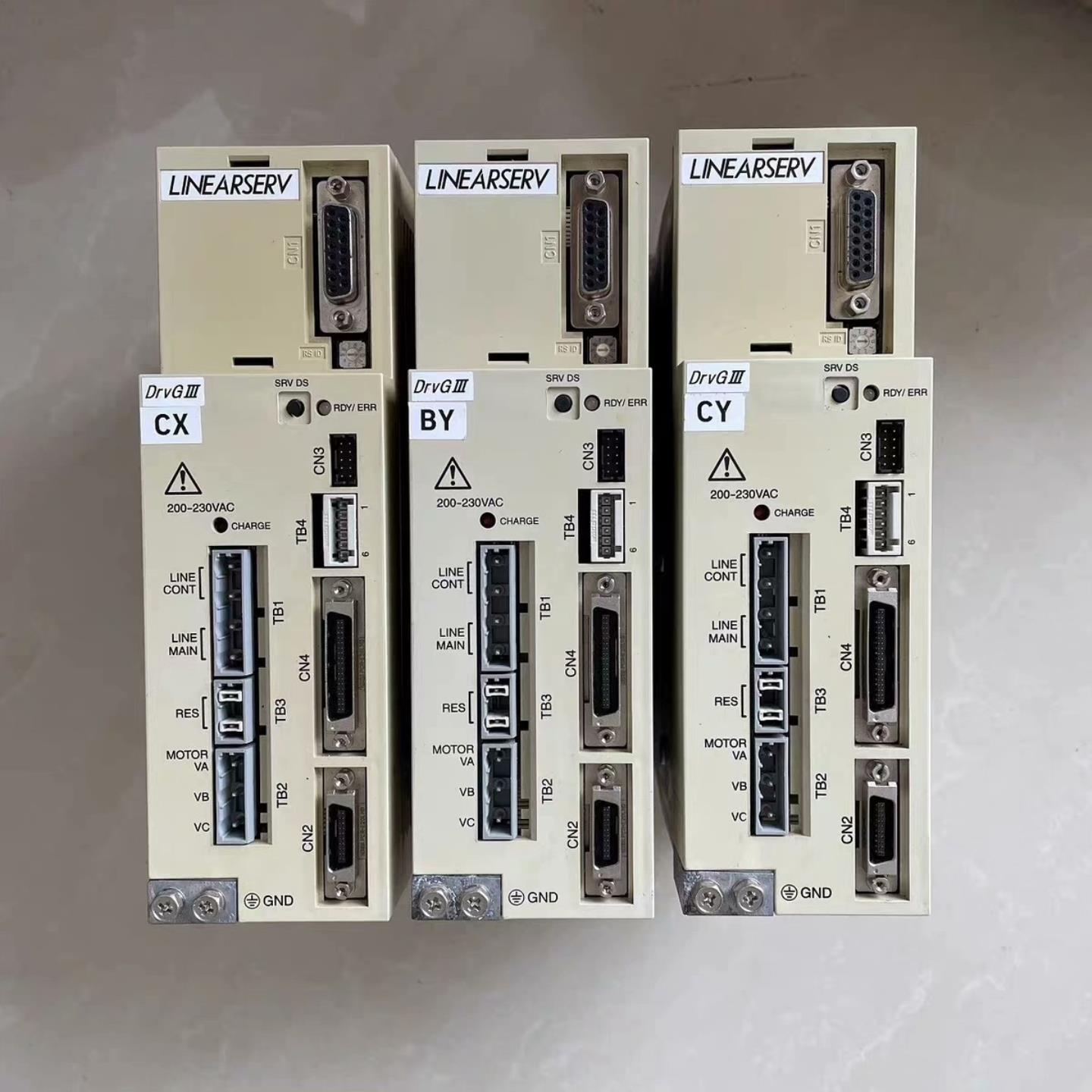 横河驱动器UM1LG3-130C-1AA-2SA-N（佳毅工控）