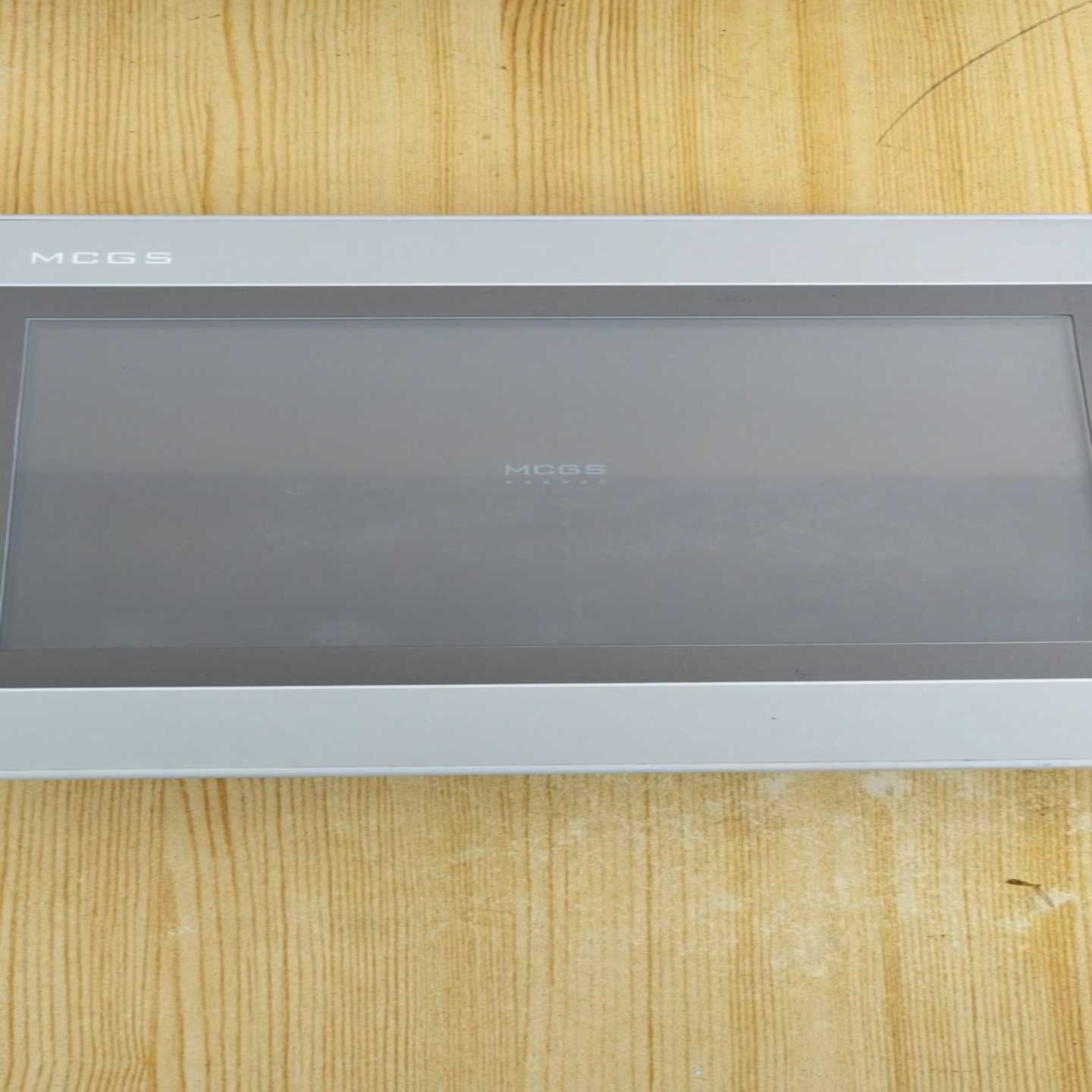 昆仑通态触摸屏TPC1061Hn【鑫鑫商铺】