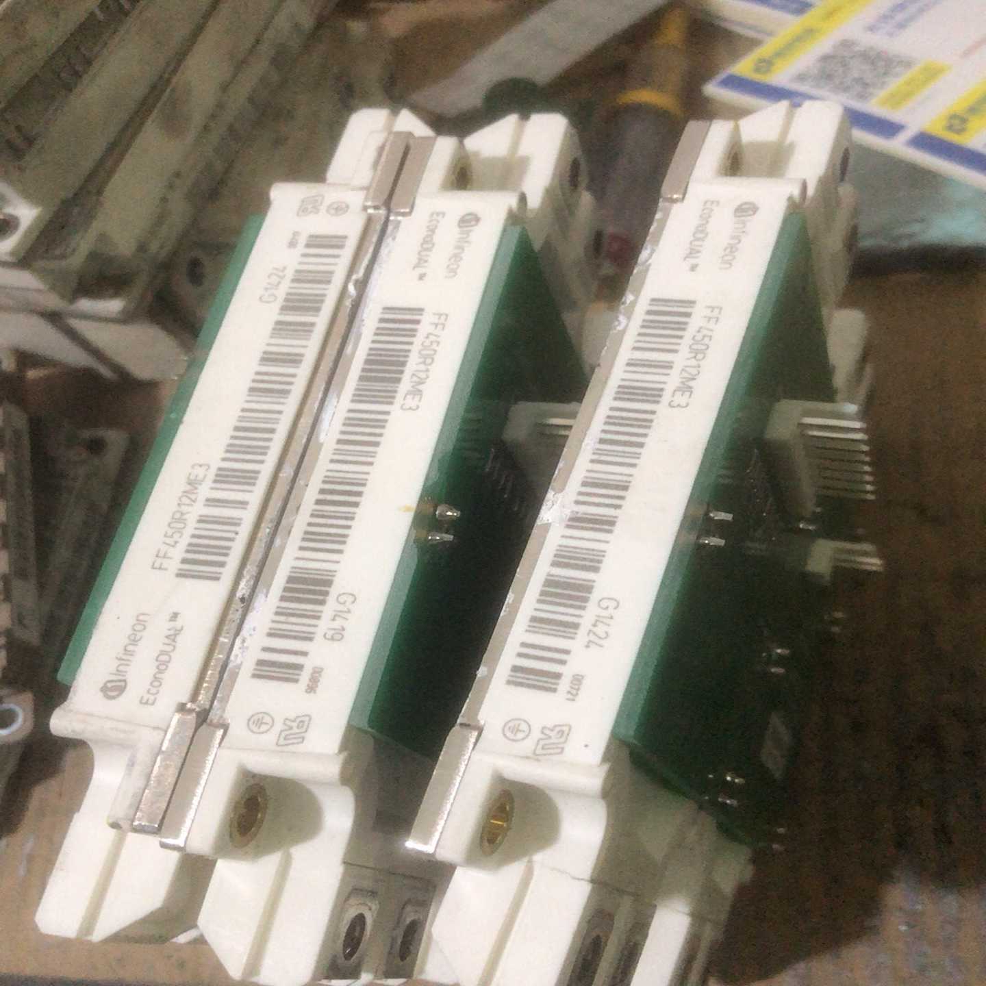议价ff450r12me3。原装拆机包上机。成色漂亮。有几个有点