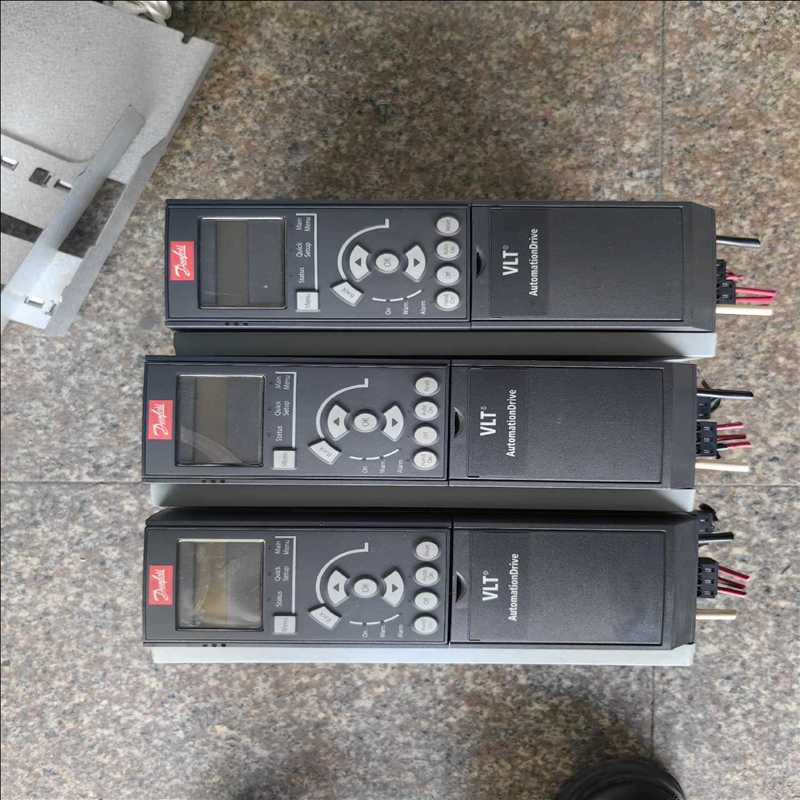 议~丹佛斯FC-302P4K0T5E20H变频器4千瓦，原装拆机
