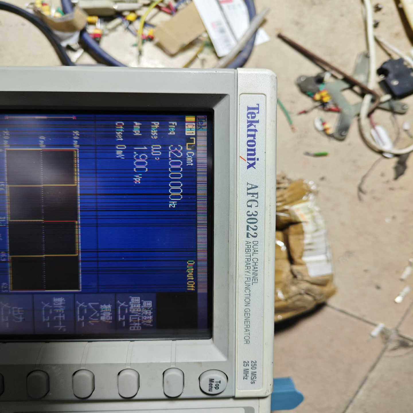 美国泰克函数信号发生器，afg3022，功能如图，外壳破损，【鑫