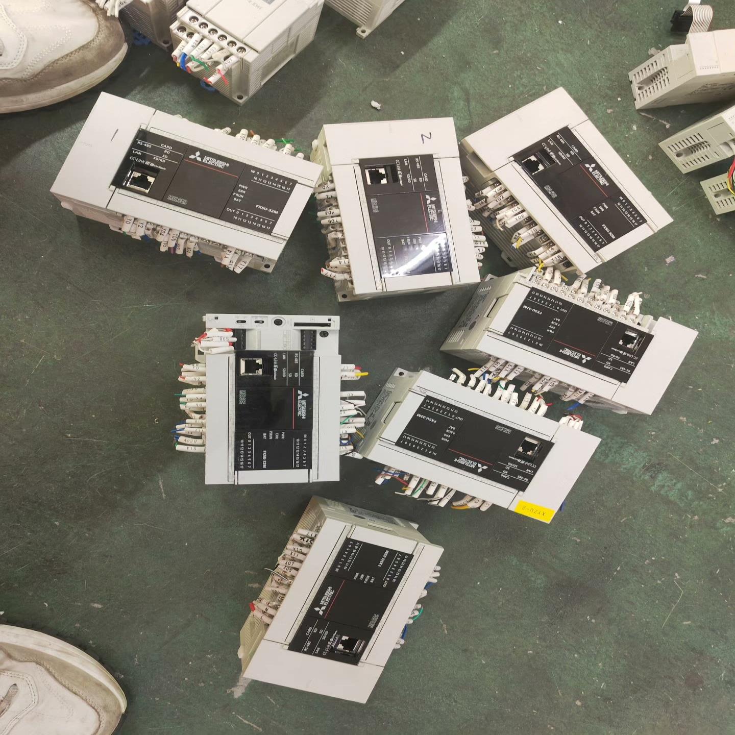 (询价)5u三菱PLC，型号：FX5U-32MR/ES，库存8条，发