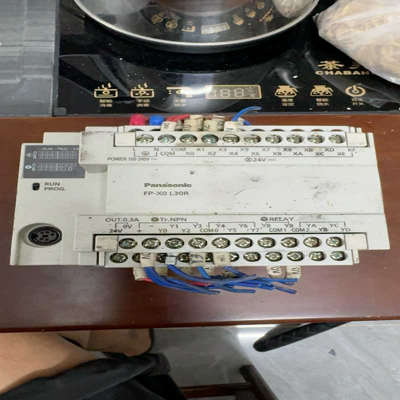 议价二手拆机松下AFPX0L30R-F成色如图，实物拍摄，正常拆