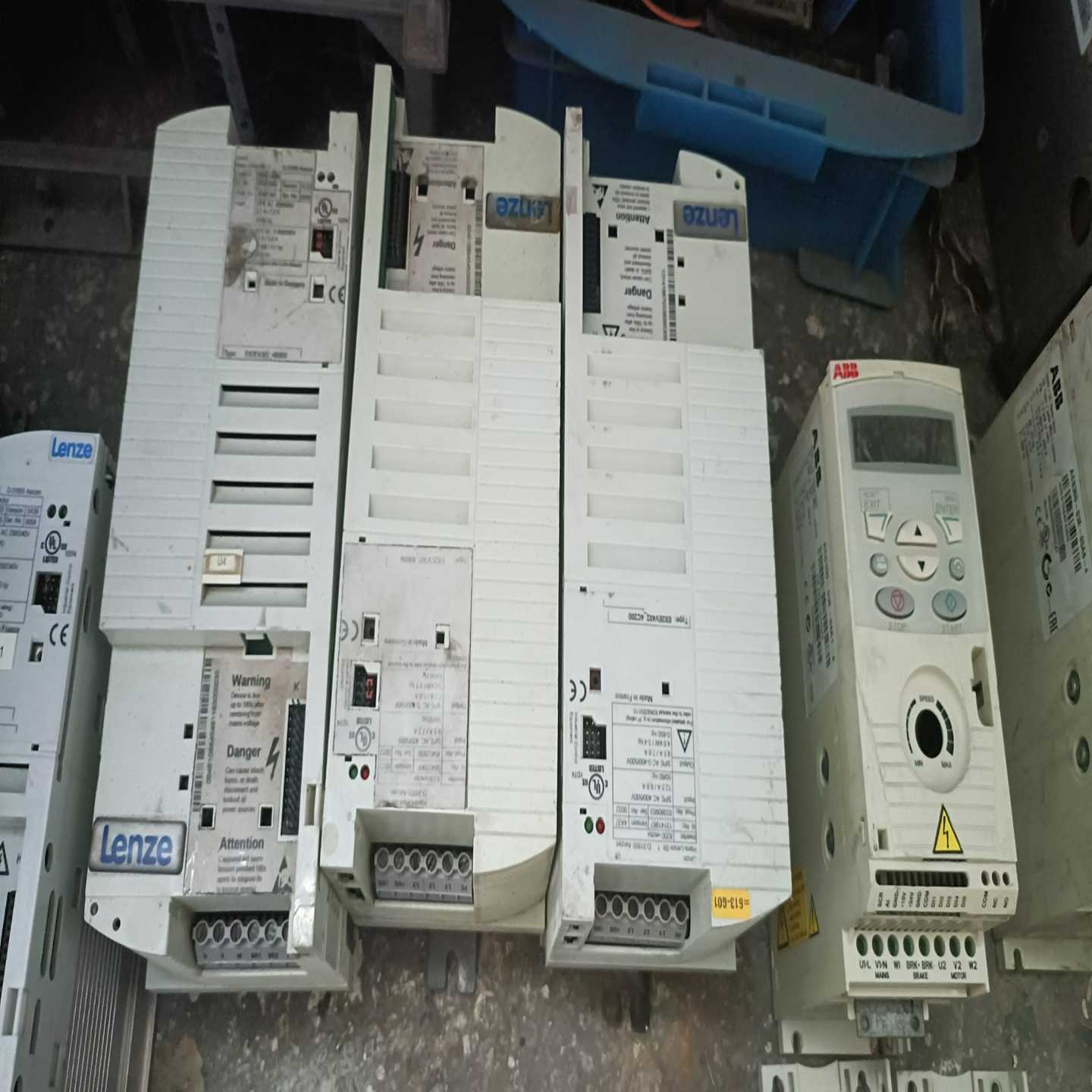 (询价)伦茨变频器E82EV402-4C200，4.0KW三相实物拍