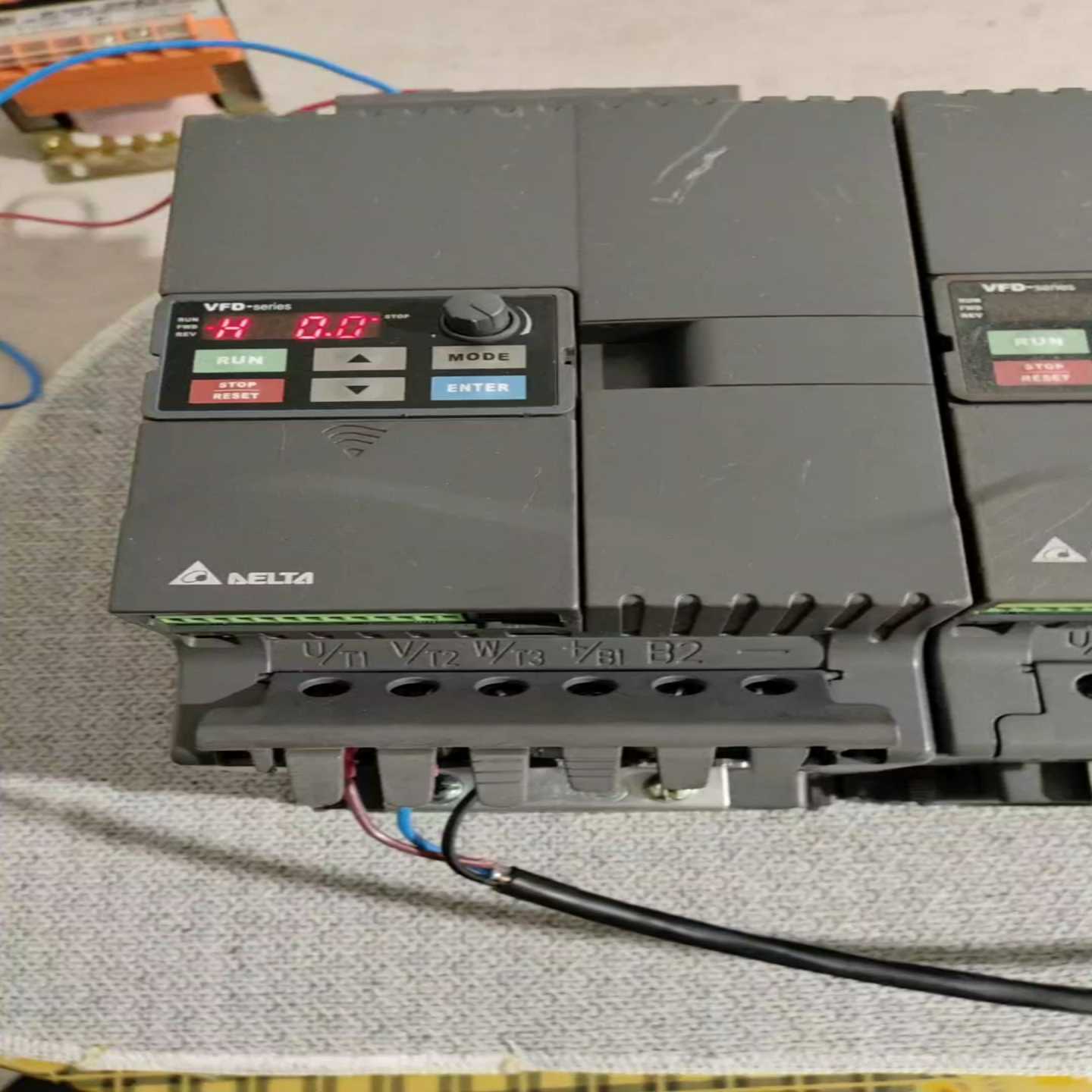 询价台达变频器vFD055E43A380v5.5kw2台功