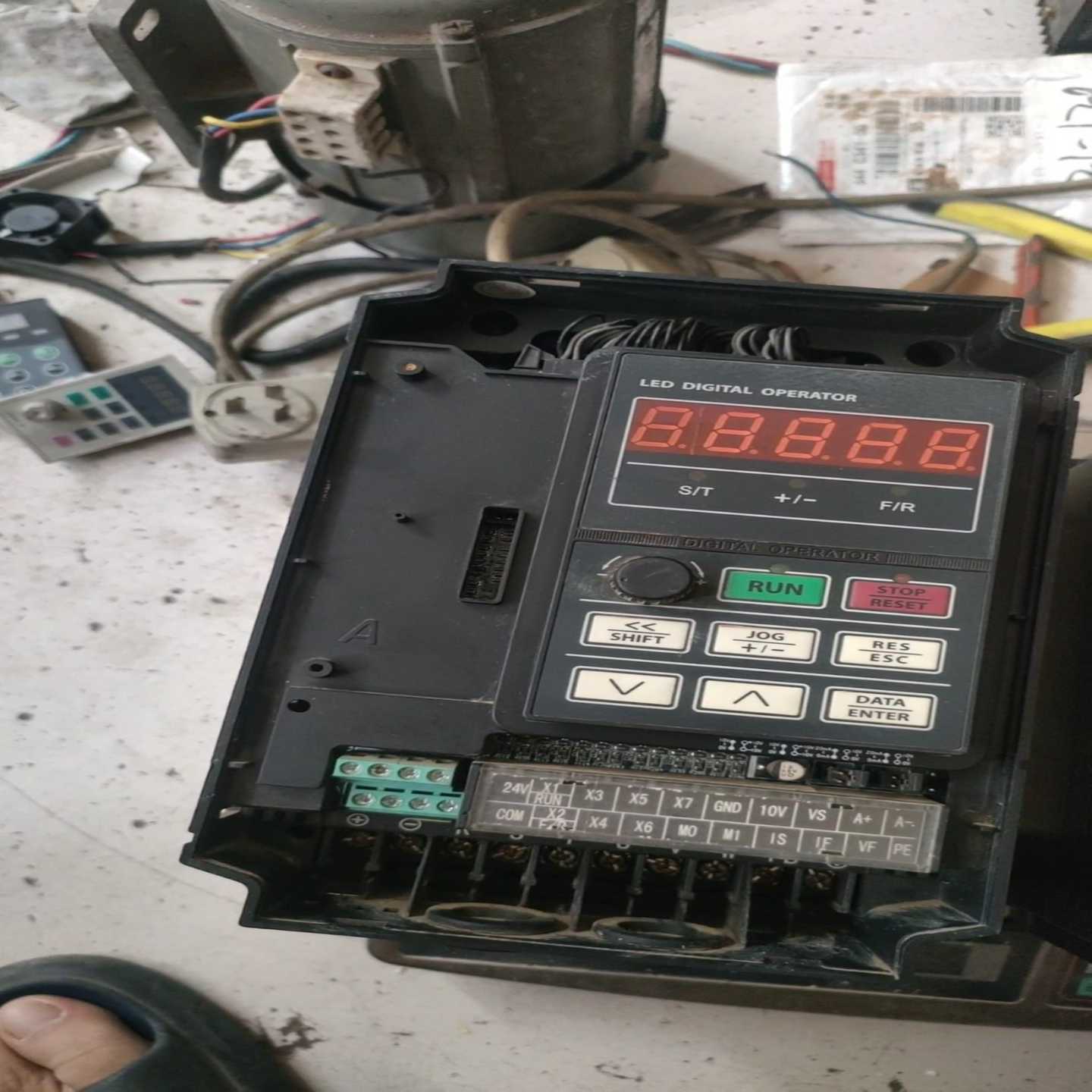 正弦TC3A03-4KW变频器两台，成色自定义，一台缺上盖，【鑫鑫商