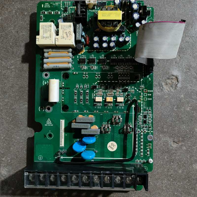 英威腾CHF100 CHF100A系列变频器驱动板7.5KW(gg设备)