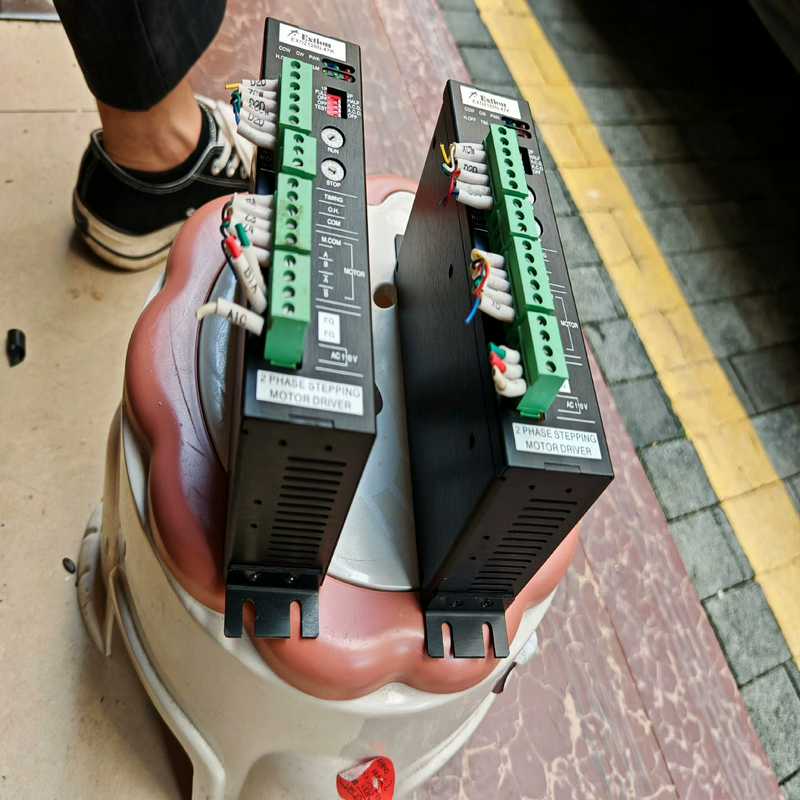 台湾大内EXTION 驱动器EXD2120N-47K，成色还【鑫鑫商铺】