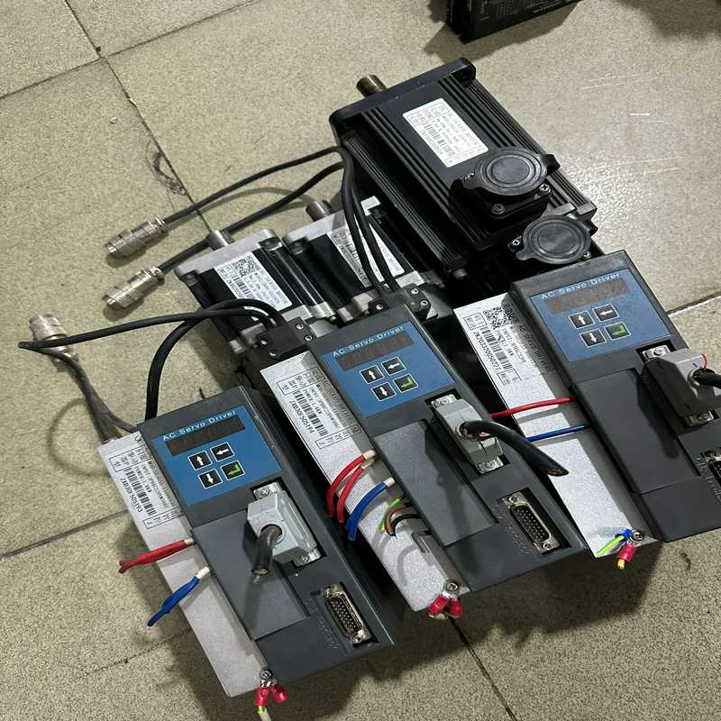 询价~辉动伺服驱动电机1.8KW/1.0KW/3套/6套/拍前议价