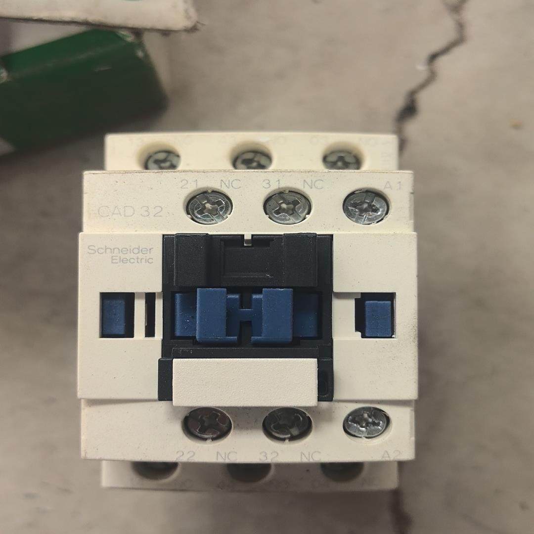 (询价)交流接触器CAD32B7C，CAD32M7C，CAD3