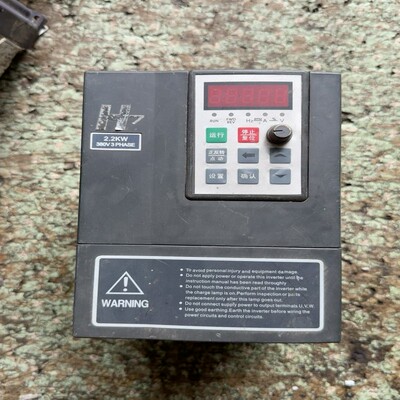 (询价)上海红旗泰变频器RF300-2R2G-4实图拍摄 380