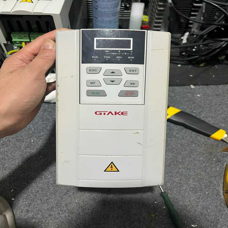 询价~吉泰科变频器GK800-4T3.7B带PG卡MA4T222B