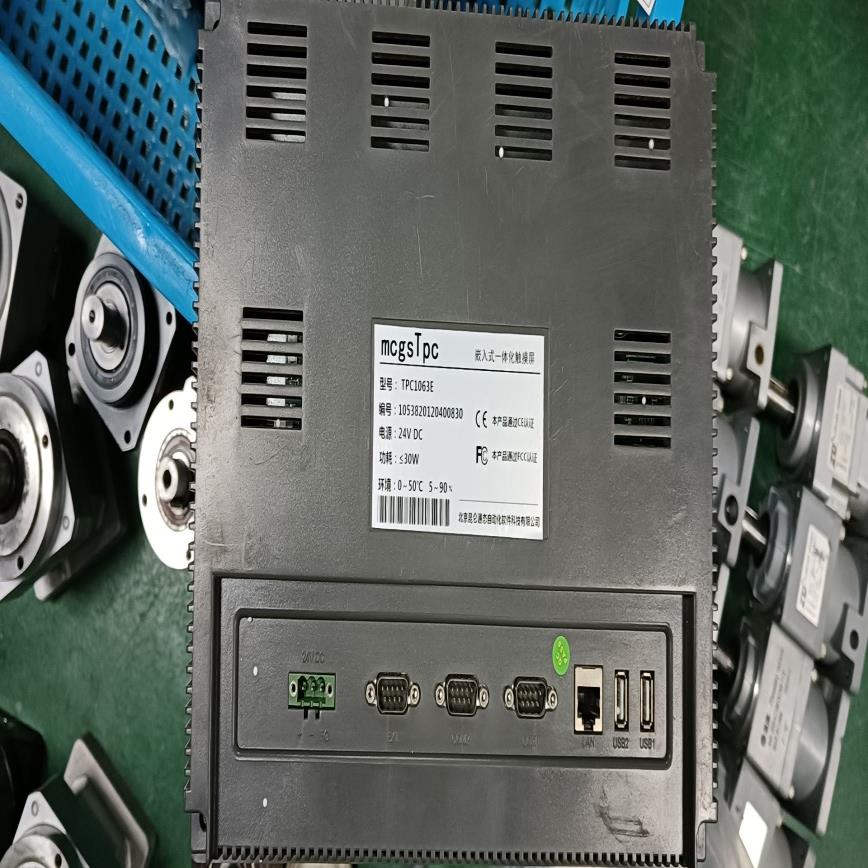 议价昆仑通态触摸屏 TPC1063E 成色如图，功能良好，不挑成