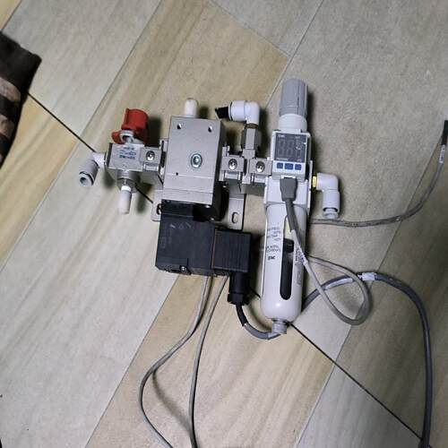 气源处理器，油水分离器，成色非常漂亮，AV2000-0~询价