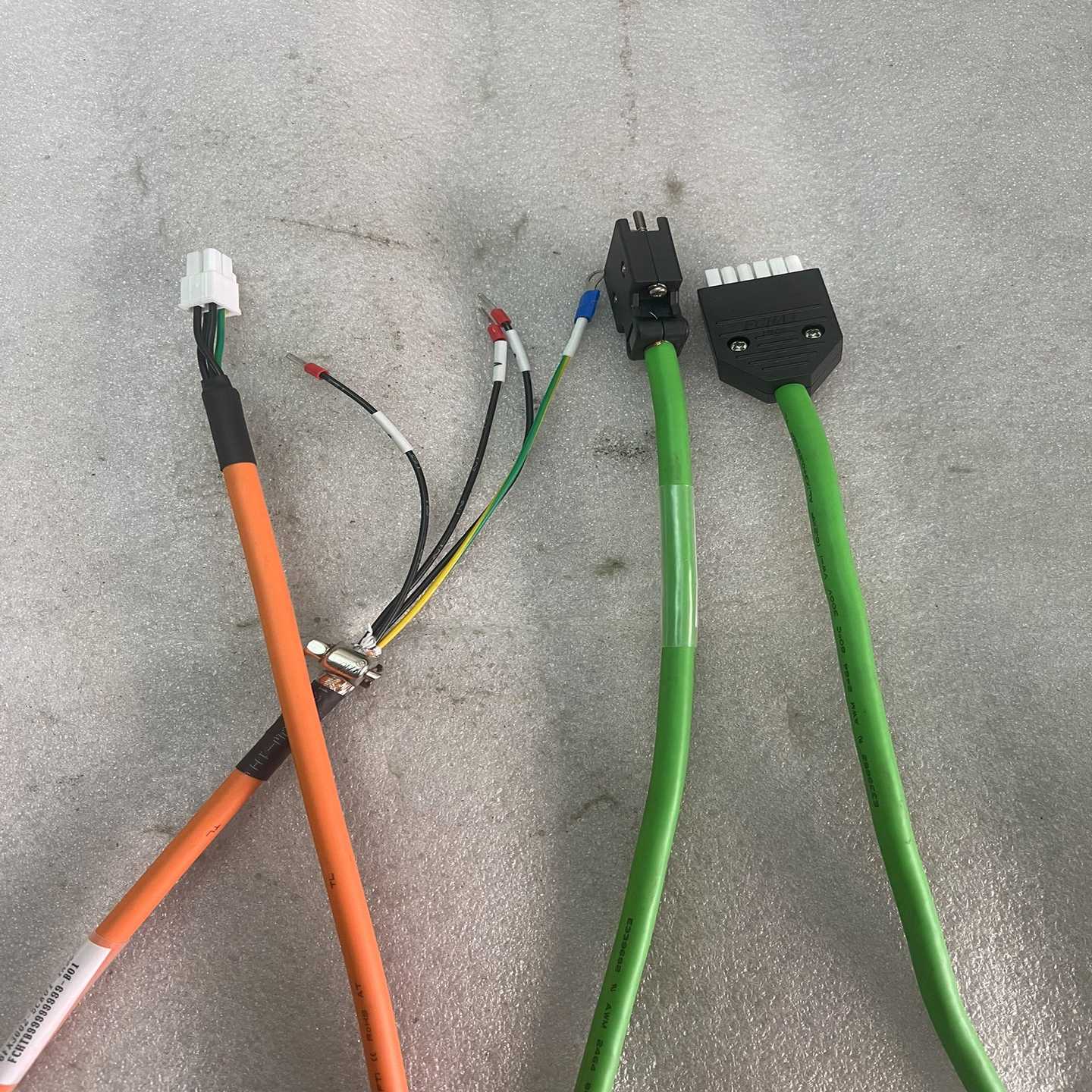 V90编码器线的，库存多，联系，100询价