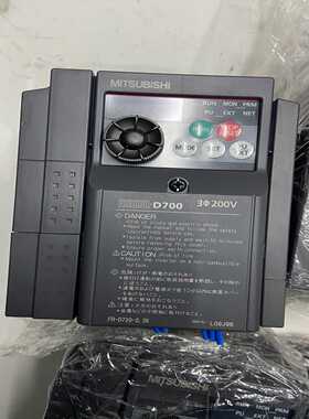 FR-D720-2.2K，三菱变频器，功能包好，实物拍摄，运