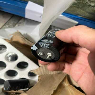 议~硬脚电容 315v 1000uf 30*45。450v 47